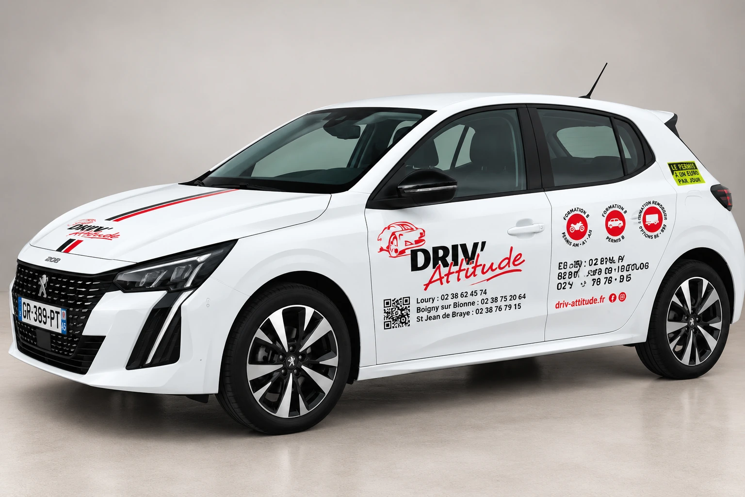 Peugeot 208 blanche DRIV’Attitude